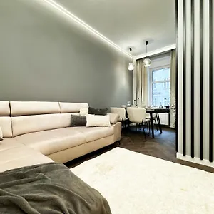 Apartament Central, Modern & Chic Gem, Near Park! 10min To Old Town, Trumski, Wrocław